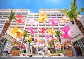 沖縄に春を告げる「空中の’’花の庭’’」が出現！マハイナフラワーフェス2026 開催